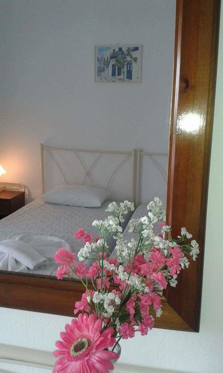 Artemis Rooms Folégandros Extérieur photo