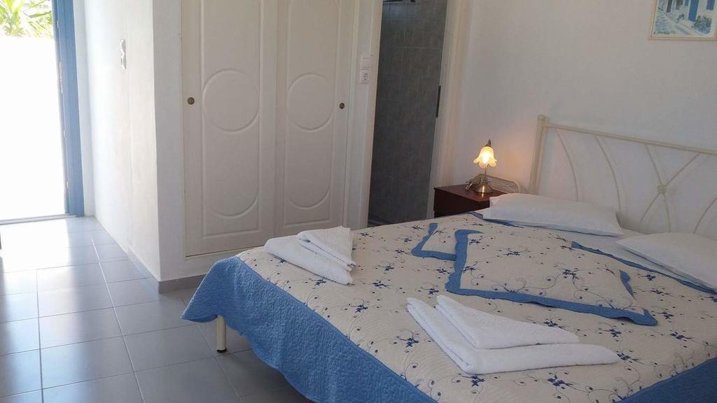 Artemis Rooms Folégandros Extérieur photo
